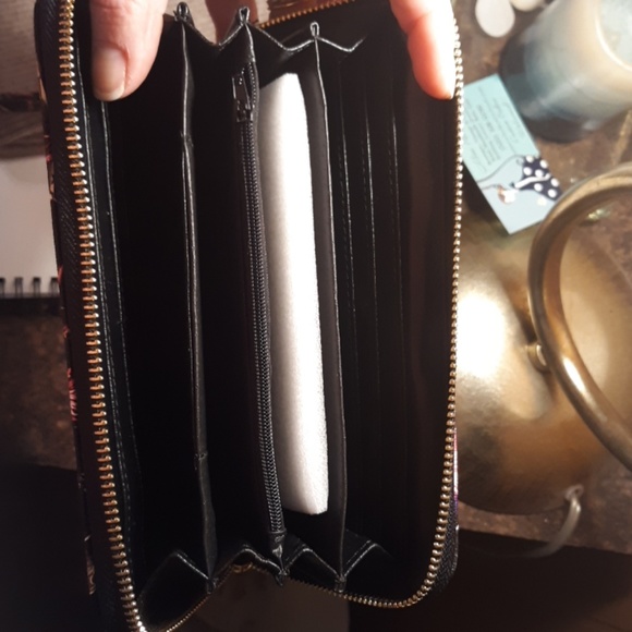 Wristlet wallet - Picture 2 of 3